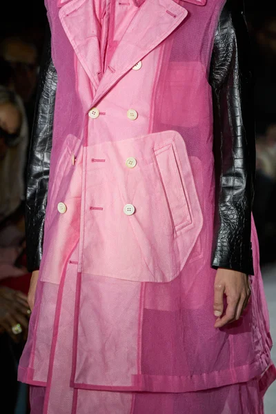 Look 30